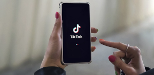TikTok ads costo mobile